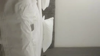 带着俄罗斯的洋妞来给大家直播操逼