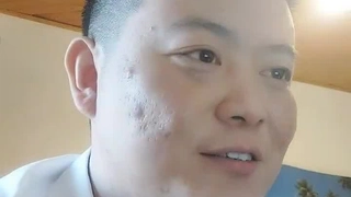 约了个极品妹子喝酒游戏聊天有点微微醉了