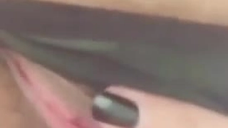 最新众筹极品丝袜模特茜茜酒店大尺度私拍被摄影师咸猪手掰穴摸逼