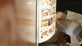 新田真剑佑我的表姐是色情女主播，我知道她是缺钱没办法【看简 介内有约炮渠道】