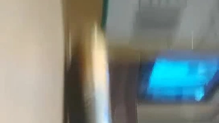 少女脱衣舞娘被猛烈地操并被内射
