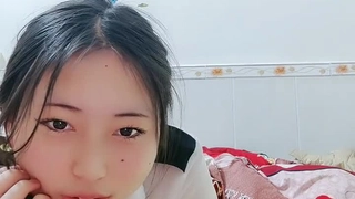 大学生女友放假了千里送逼.内射漂亮小姨子