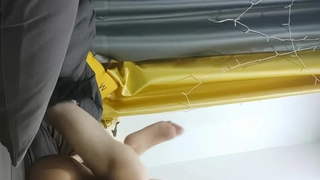偷买白丝只为取悦我，反差学妹做爱上瘾了点赞收藏300继续更新